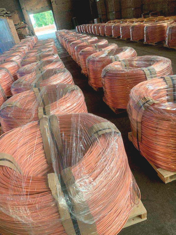 Медная проволока на складе